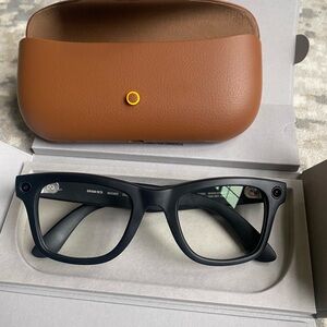 Matte Black Smart Glasses with Brown Leather Case NEW/ open box Gen 1